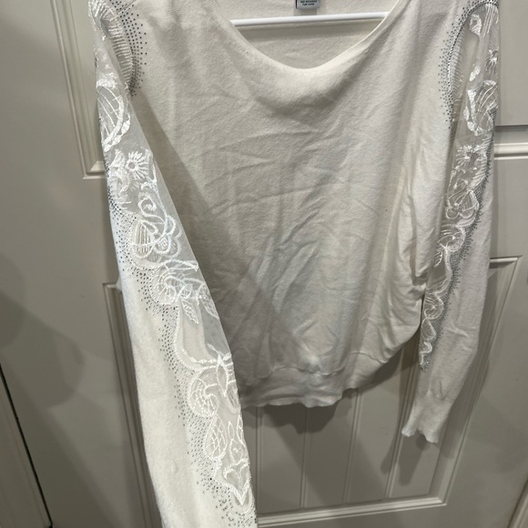 NWOT Large Carmen White Sweater with Delicate Lace and Bedazzled Jewels - Picture 4 of 9
